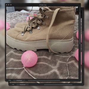 Used, Boots 🥾 Platforms